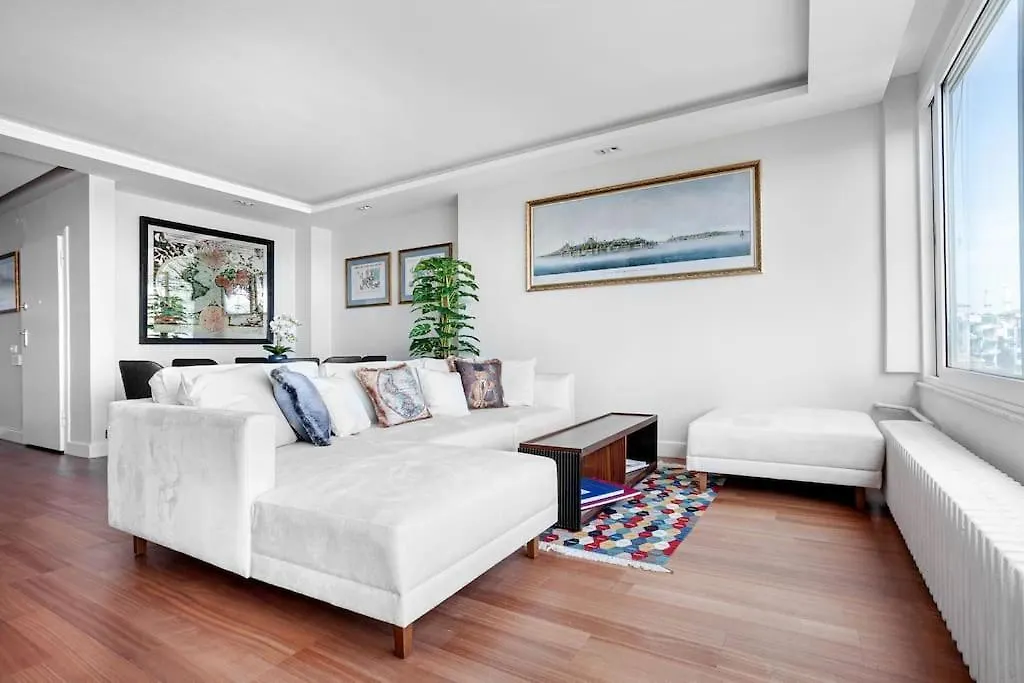 Signature Luxury Apartment At Galataport / Emre 11 Istanbul