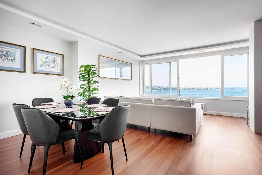 Signature Luxury Apartment At Galataport / Emre 11 Istanbul