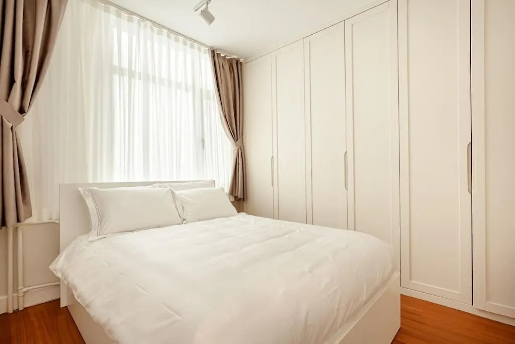 Signature Luxury Apartment At Galataport / Emre 11 Стамбул