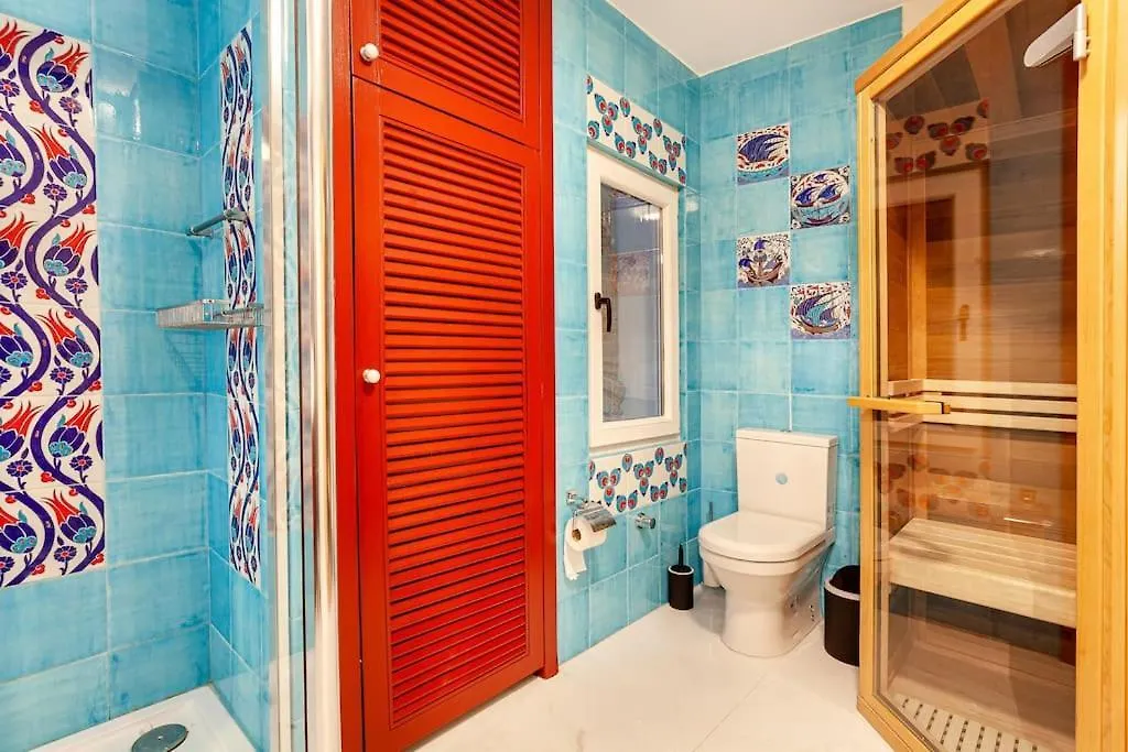 Signature Luxury Apartment At Galataport / Emre 11 Istanbul
