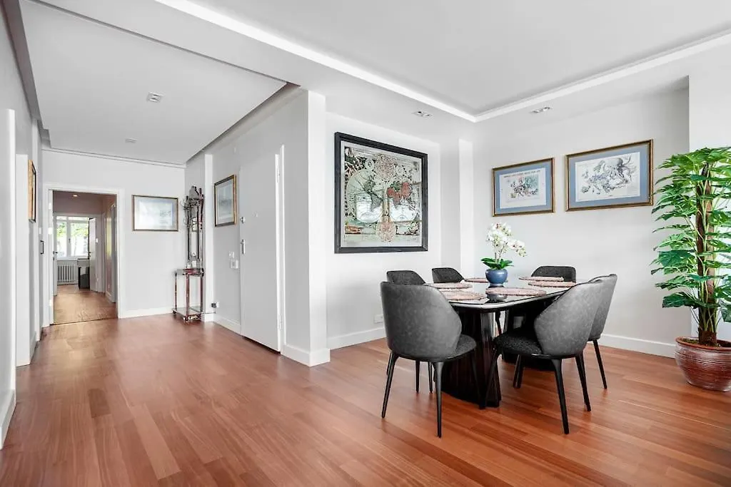 Signature Luxury Apartment At Galataport / Emre 11 Istanbul